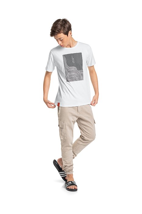 CAMISETA JUVENIL COM ESTAMPA EM MEIA MALHA BASED