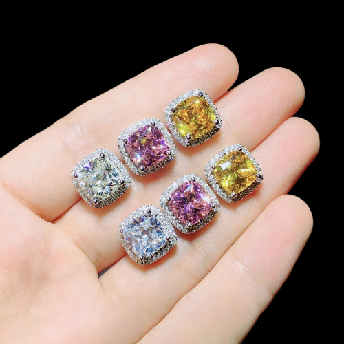 Brincos Huitan formato de almofada com pedra de zircônia cúbica brilhante