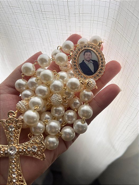 Terço de noiva personalizado com relicário/Dourado