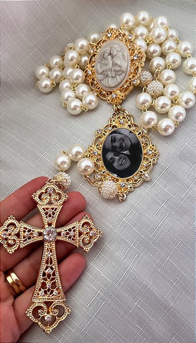 Terço de noiva personalizado sagrada família com relicário/Dourado