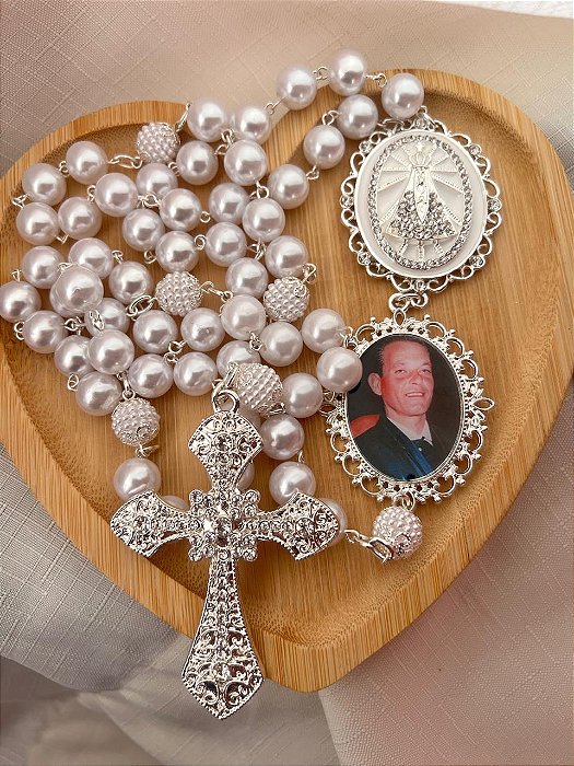 Terço de noiva personalizado de nossa senhora aparecida com relicário