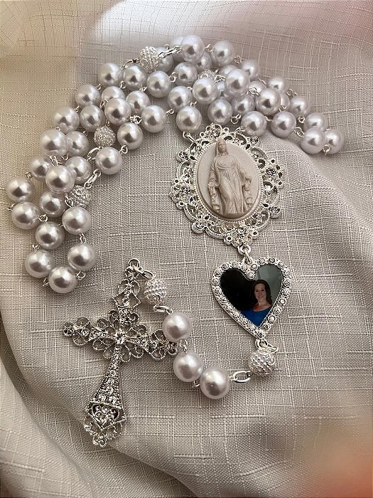 Terço de noiva personalizado de nossa senhora das Graças com Relicário
