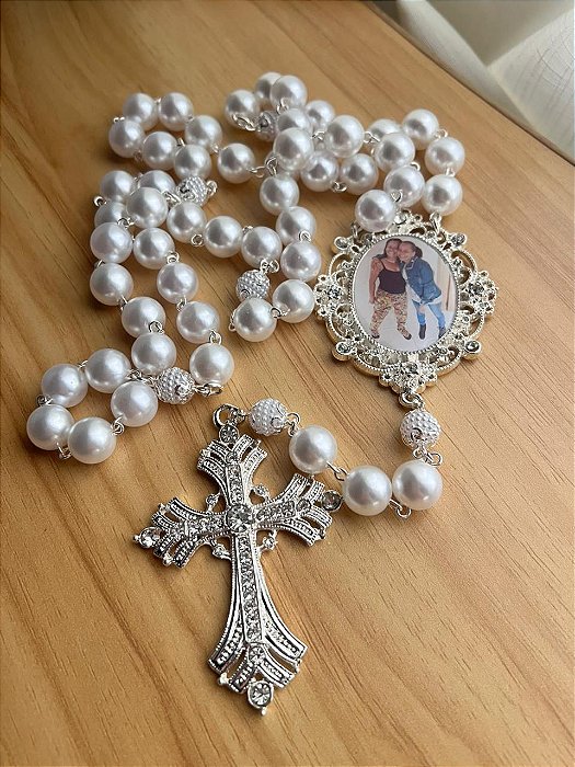 Terço de noiva personalizado cm Relicário Prata