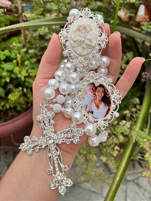 Terço de noiva personalizado sagrada família com relicário/Prata