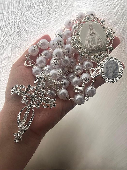 Terço de noiva personalizado de nossa Senhora Aparecida com Relicário