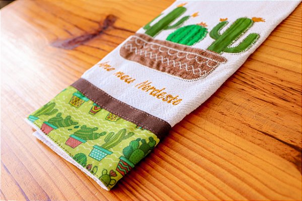 Pano de Copa com Patch Aplique e Bordados