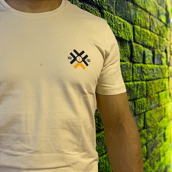 CAMISA MASC. BÁSICA VAI E FAZ COR CRU