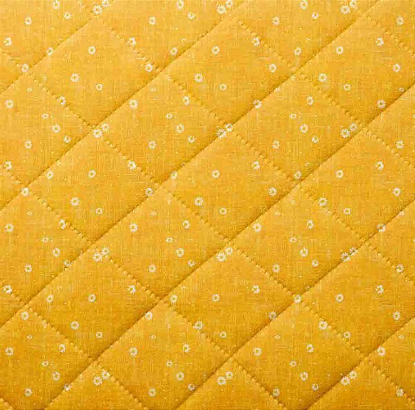 M054 -Matelassê Flor em Linho Amarelo
