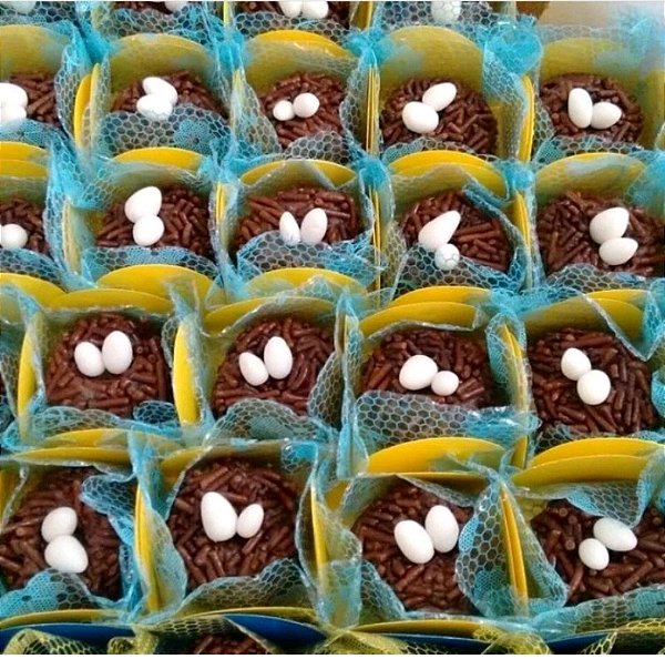 Mix de Confeitos Comestíveis Mini Ovinhos 60 unidades