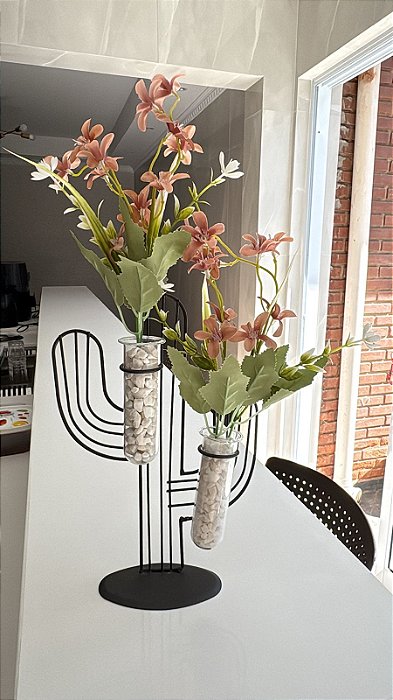 Enfeite decorativo de metal - Cacto