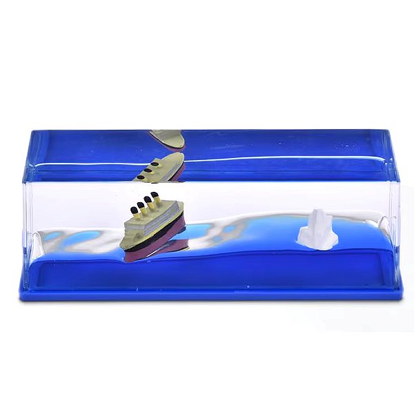 Enfeite de Acrílico com Água Titanic Iceberg 15cm