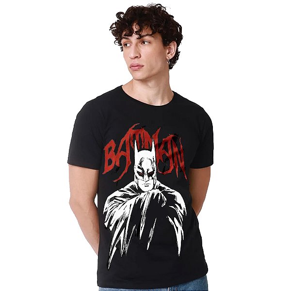 Camiseta Batman Drácula By Piticas: O Cavaleiro das Trevas em Sua Forma Sombria!