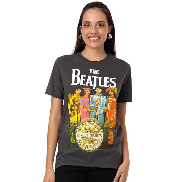 Camiseta Beatles Peppers Lone By Piticas: A Magia de Sgt. Pepper’s no Seu Estilo