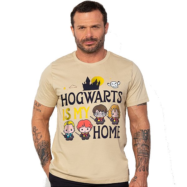 Camiseta Harry Potter Hogwarts By Clube Comix: A Magia de Hogwarts no Seu Estilo!