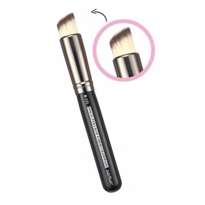 Pincel para base kabuki chanfrado linha black - Macrilan