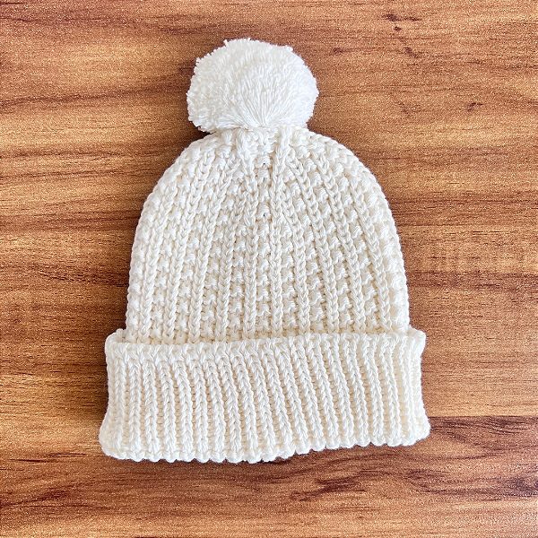 Gorrinho Off White Tricot com Pompom