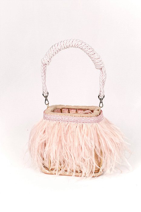 Latseye com Plumas