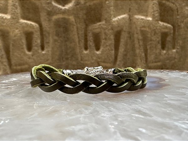 Pulseira de Couro Trançado Verde Militar