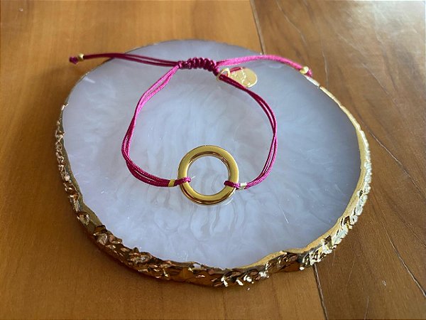 Pulseira Linha Fúcsia com Moeda Dourada