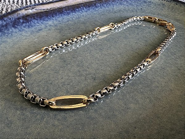Colar Corrente Prateada com Elos Dourados