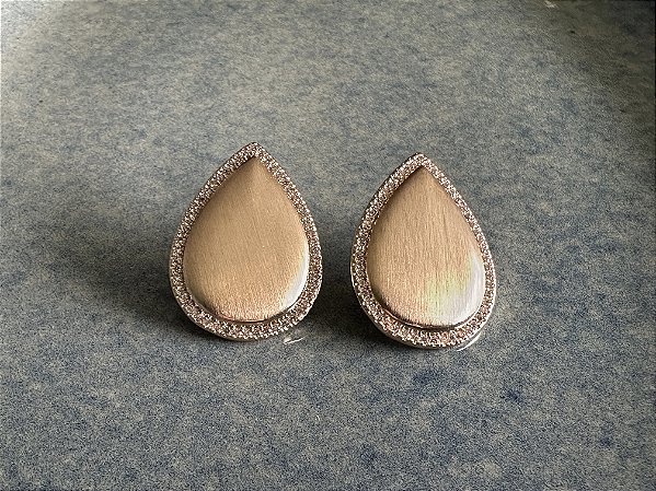 Brincos Dourado Fosco Gota