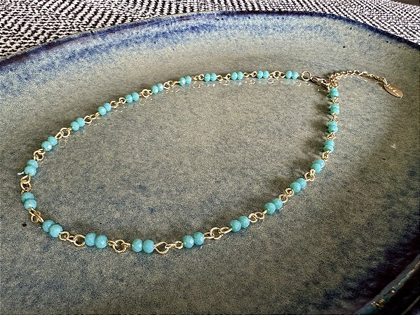 Colar Dourado com Cristais Azul