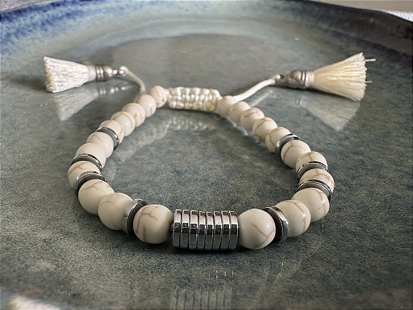 Pulseira Howlita Off White com Hematita