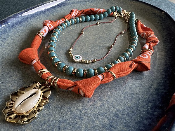Mix de Colares com Bandana Laranja