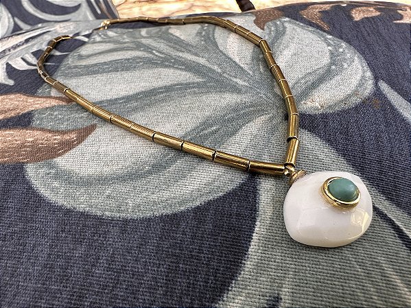 Colar Hematita com Pingente Branco