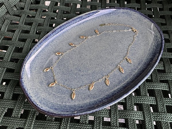 Colar Longo Correntinha Dourada com Búzios