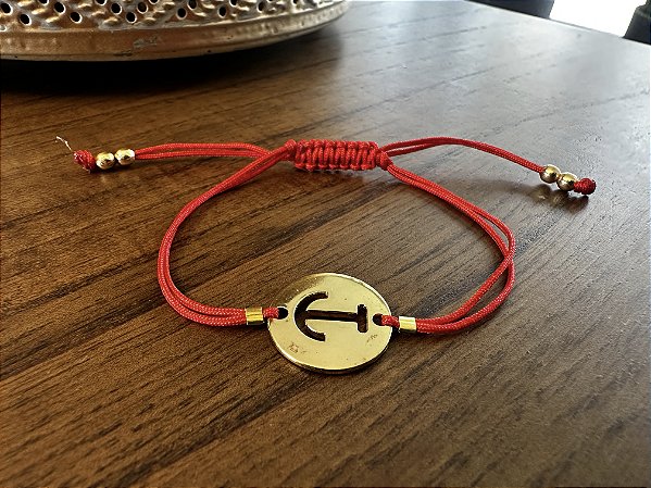 Pulseira Medalha Âncora Dourada no Fiozinho Vermelho
