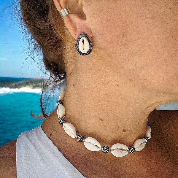 Gargantilha entremeio búzios