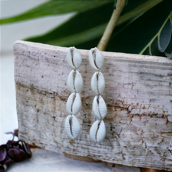 Brinco lagarta búzios