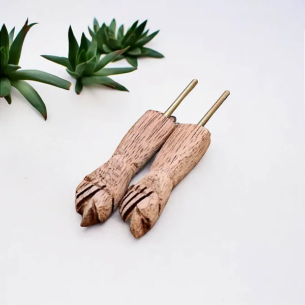 Brinco Figa de Guiné Bege