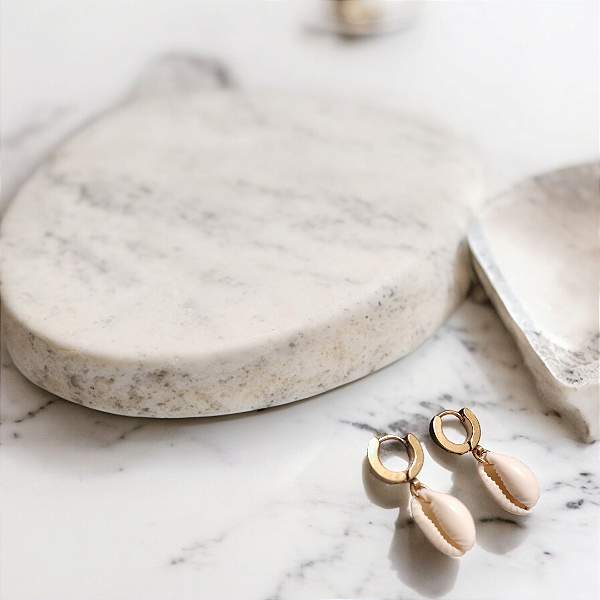 Argolinha aço mini búzios dourada