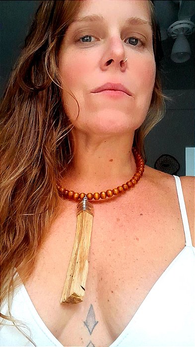 Colar Raiz (Palo Santo)