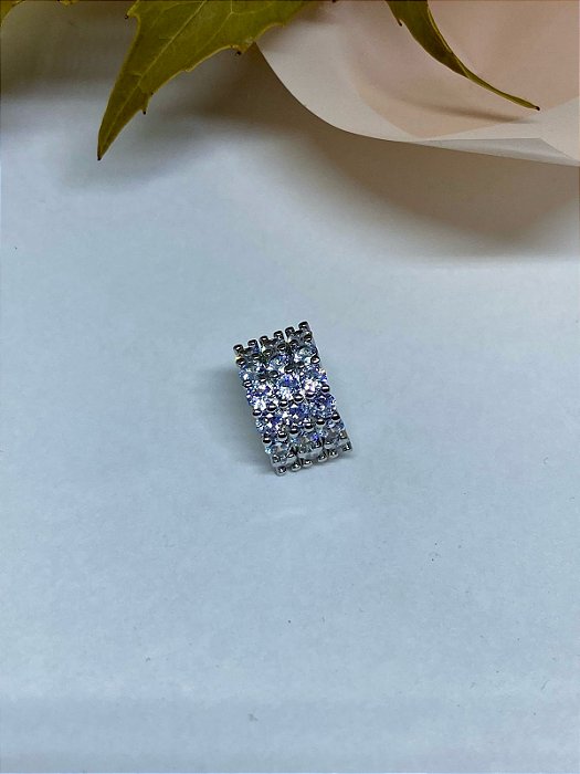 PIERCING CRAVEJADO OLIVINA RB