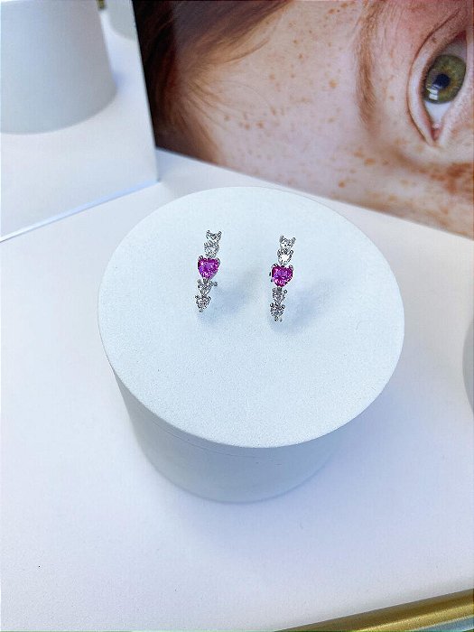 BRINCO EAR HOOK DIAMOND RUBELITA NIKA