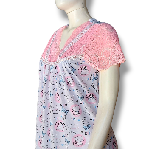 Camisola Delicada Feminina Adulto Roupa de dormir Estampa gatinha com manga rendada rosa chiclete.