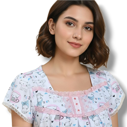 Camisola Isadora manga curta Roupa de dormir Estampa gatinha Tira bordada rosa bebê