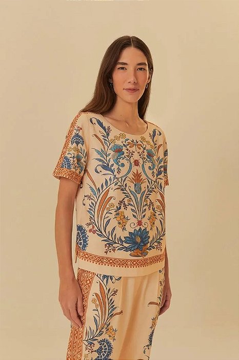 FARM T-SHIRT ESTAMPADA LEVEZA ROMANTICA