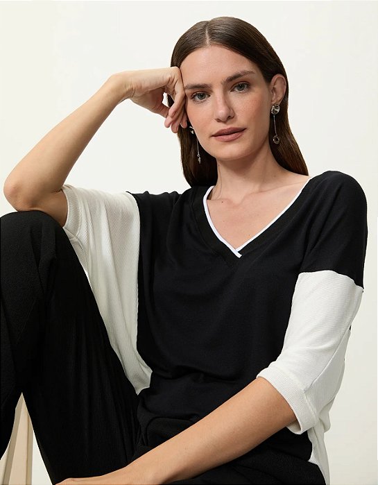 SHOULDER BLUSA MALHA RECORTES LATERAIS