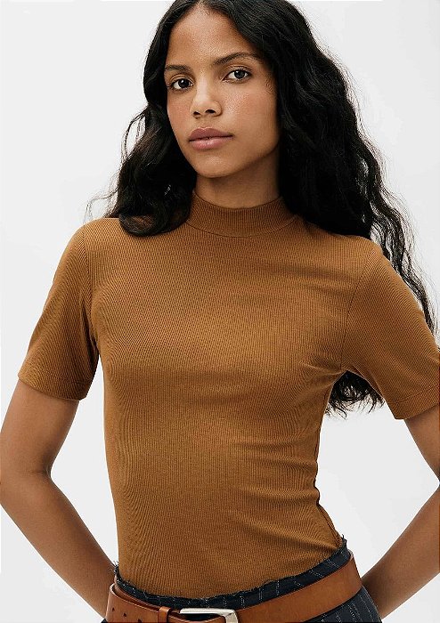 HERING BLUSA BÁSICA FEMININA GOLA ALTA EM RIBANA CANELADA - MARROM