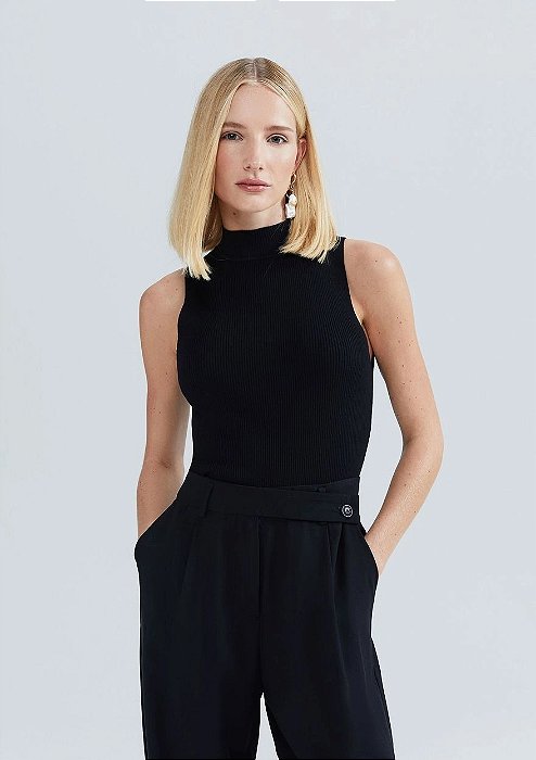 HERING REGATA BÁSICA FEMININA GOLA ALTA EM TRICÔ CANELADO - PRETO