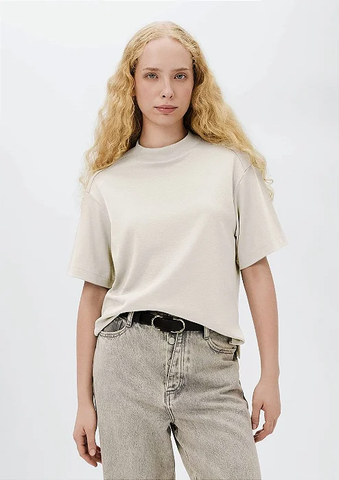 HERING CAMISETA FEMININA MANGA CURTA EM ALGODÃO PERUANO - OFF WHITE