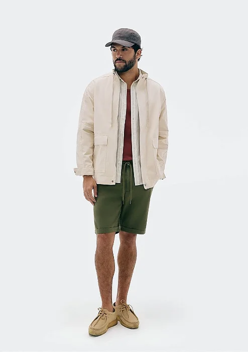 HERING BERMUDA BÁSICA MASCULINA EM SARJA COM ELASTANO - VERDE