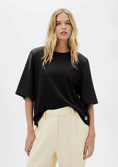 HERING CAMISETA FEMININA MANGA CURTA EM MALHA BINADA - PRETO