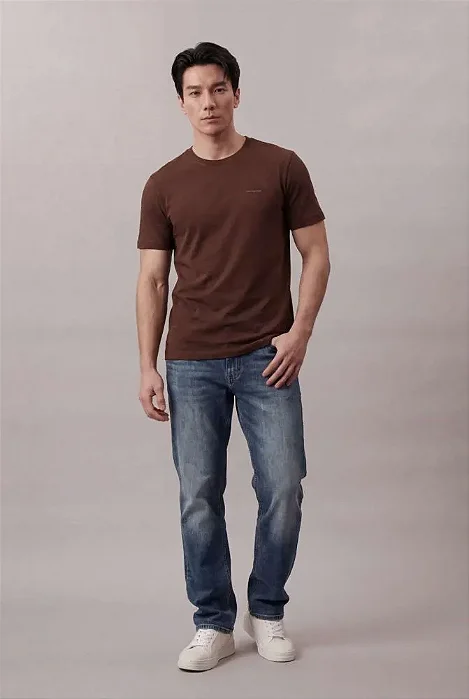 CALVIN KLEIN CAMISETA MANGA CURTA MASCULINO LOGO BASICO PEITO MARROM