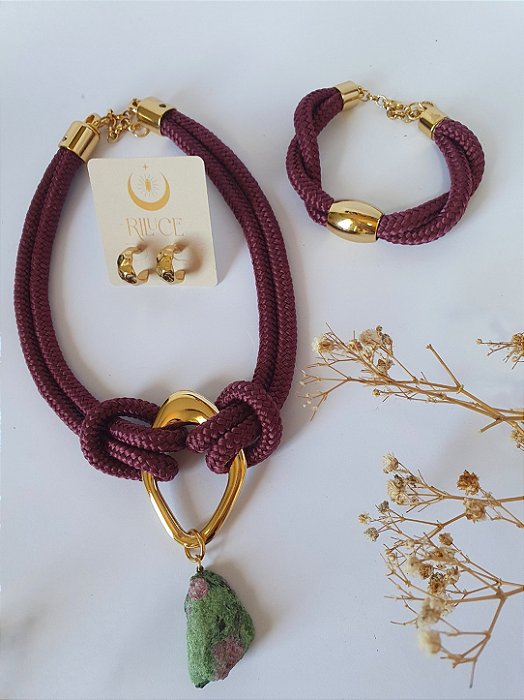Conjunto Vega Zoesita com Rubi