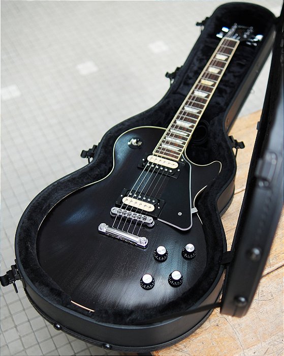 Guitarra Gibson Les Paul Traditional Pro V Satin Ebony Satin 2020 (usada)